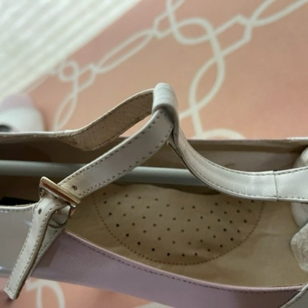 SHOES - Picture 4 of 8